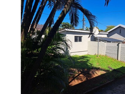 2 Bedroom flat to rent in Bluff, Durban