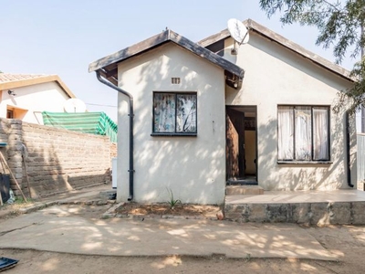 2 Bedroom house for sale in Diepsloot, Midrand