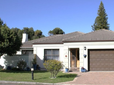 2 Bedroom house for sale in Kleinmond Central
