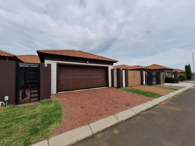 3 Bedroom House for sale in Secunda - Office @6 Pongola Street