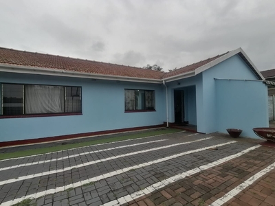 3 Bedroom House To Let in Yellowwood Park