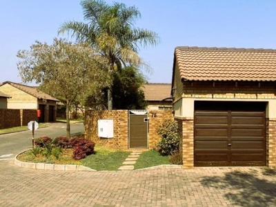 3 Bedroom townhouse - sectional for sale in Equestria, Pretoria