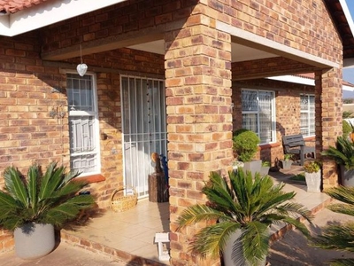 3 Bedroom townhouse - sectional to rent in Henley On Klip, Meyerton