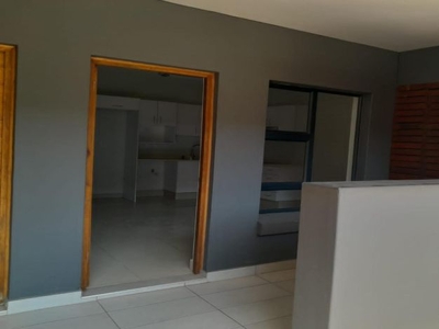 3 Bedroom townhouse - sectional to rent in Northcroft, Phoenix