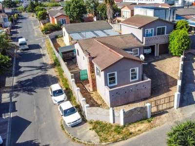 4 Bedroom house to rent in New Orleans, Paarl
