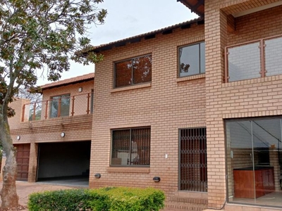 5 Bedroom house to rent in Brooklyn, Pretoria