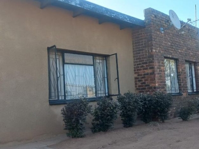 8 Bedroom house for sale in Siyabuswa