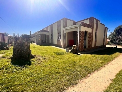 For Sale 4 Bedroom home with granny flat, off the grid, big property in Komga, Eastern Cape
