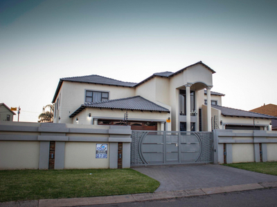 House for sale with 5 bedrooms, Aerorand, Middelburg