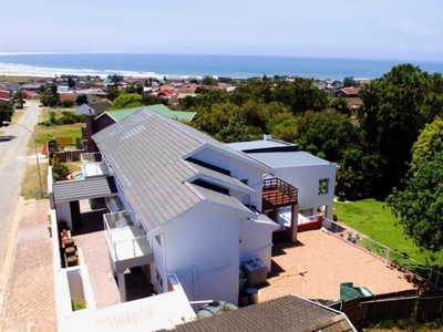 House for sale with 6 bedrooms, Wavecrest, Jeffreys Bay