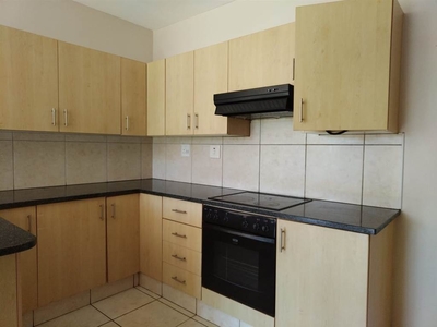 Neat and Spacious 2 Bedroom Apartment in Beacon Bay, East London