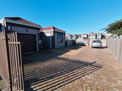 Stunning 3 Bedroom, 2 Bathroom Home in Brackenfell South - Your Dream Oasis Awaits!
