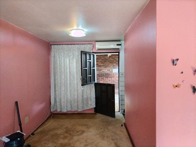 2 Bedroom Flat For Sale in Isipingo Rail