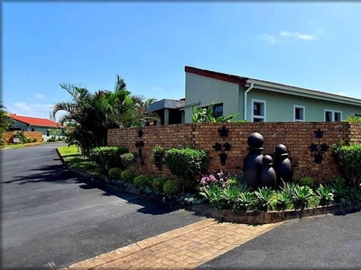 3 Bedroom Townhouse For Sale in Uvongo