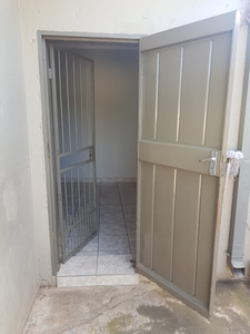 GARAGE SIZE ROOM IN SELBORNE SIDE HOUSE NO 13350 MAMELODI EAST