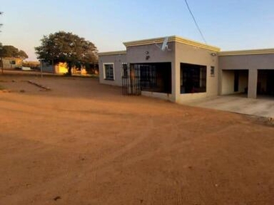 House For Sale In Lethlabile, Brits