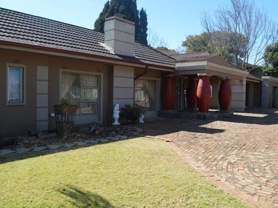 House For Sale In Wilkoppies, Klerksdorp