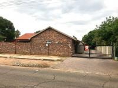 10 Bedroom Simplex for Sale For Sale in Pretoria North - MR6