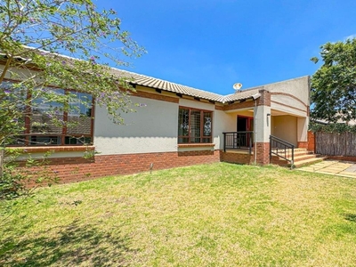 2 Bedroom Simplex Sold in Rietvlei Heights Country Estate