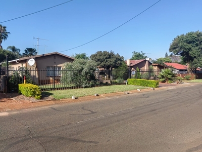 3 Bedroom House For Sale In Silverton