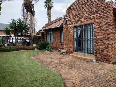 3 Bedroom House To Let in Impala Park