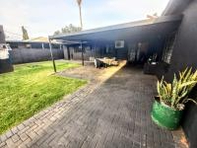 4 Bedroom House for Sale For Sale in Pretoria North - MR6077