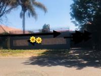 5 Bedroom House for Sale For Sale in Pretoria West - MR60090