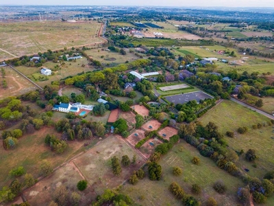 EXCEPTIONAL EQUESTRIAN PROPERTY: PREMIER TRAINING FACILITIES, ELITE LIVERY, STATE OF THE ART STABLE