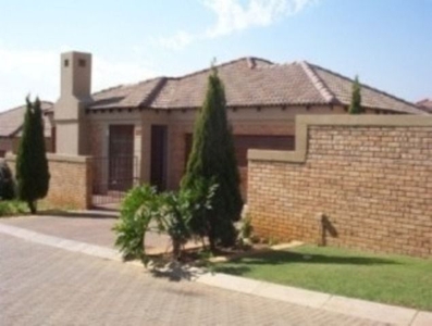 3 Bedroom Townhouse To Let in Pinehaven