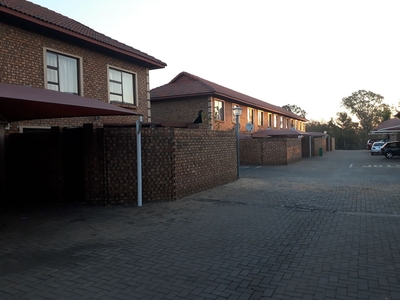 3 Bedroom Townhouse To Let in Middelburg Central