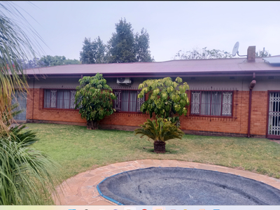 Freehold For Sale in Waterkloof