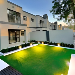 Townhouse For Sale in Bryanston