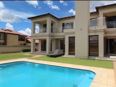 5 Bedroom Freehold For Sale in Lilyvale S H