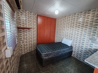 1 bedroom bachelor apartment to rent in Umgeni Park