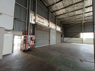 2501m² Free-standing Warehouse/Distribution Centre available for rent at Latei Street, Isando. Conveniently located near OR Tambo International Airport and main transportation routes serving the East Rand with easy access to the R24, R21, and N3 Highways.