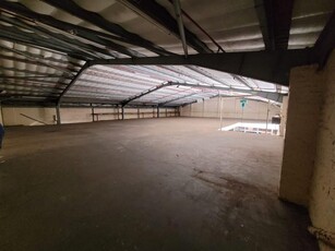 1,400m² Warehouse To Let in Mobeni