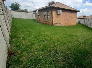 2 Bed House For Rent Thatch Hill Estate Centurion