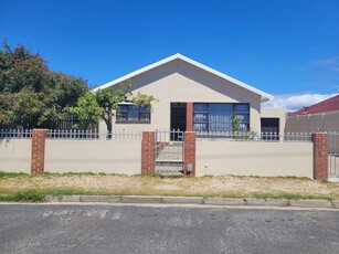 3 Bed House For Rent Heathfield Southern Suburbs