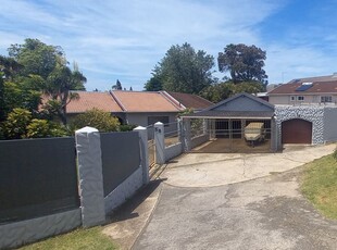 3 Bedroom House To Let in Beacon Bay
