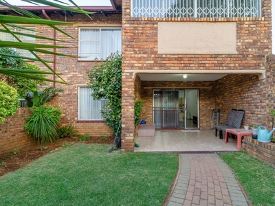 2 Bedroom Townhouse For Sale in Northcliff