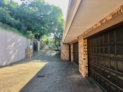 3 Bedroom Apartment For Sale in Musgrave