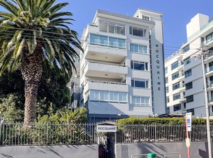 2 Bedroom Apartment To Let in Sea Point