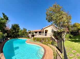 5 Bedroom Freehold For Sale in Waterkloof