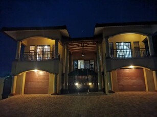 5 Bedroom House For Sale in Kuruman