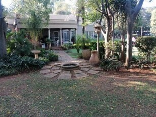 9,000m² Small Holding For Sale in Waterkloof AH