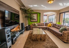 7 bedroom house for sale in Mooikloof Heights