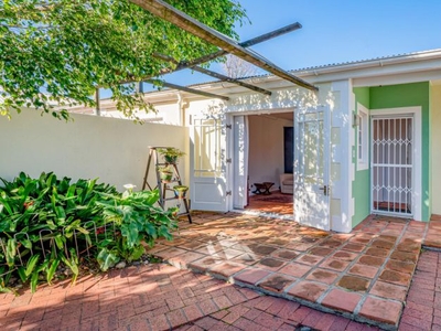 2 Bedroom house sold in Wynberg Upper, Cape Town