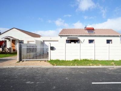 3 Bedroom house for sale in Victoria Park, Somerset West