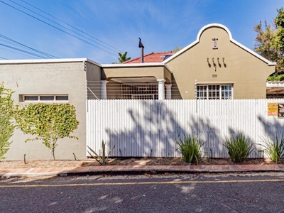 4 Bedroom house sold in Mowbray, Cape Town