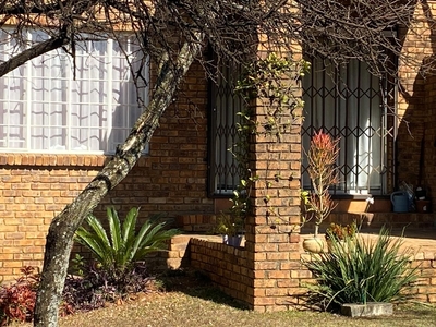 Garden Cottage Rental Monthly in Raslouw A H